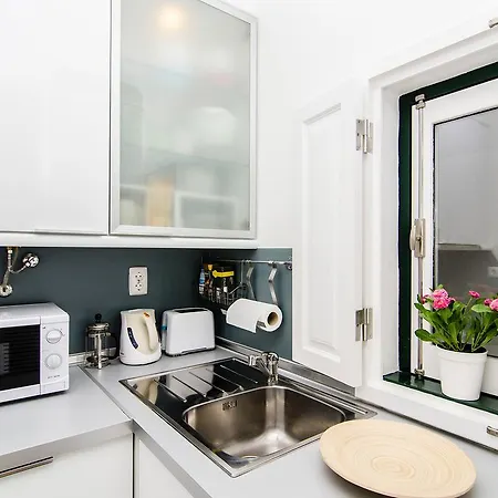 Remedios Studio Apartment Lisbon